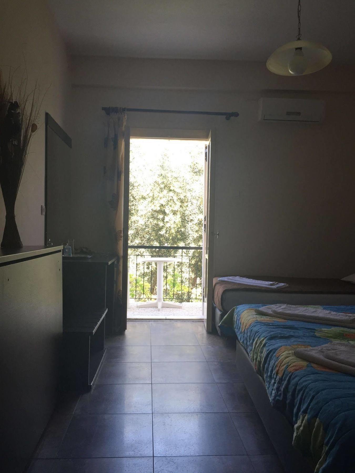 Ulrika Hotel Aegina Kültér fotó
